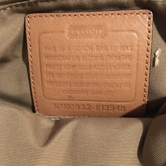 Coach (Authentic) - Picture 3 of 4